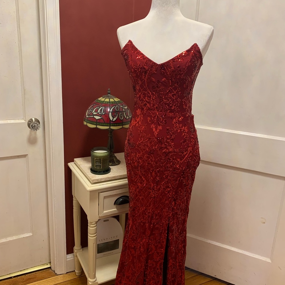 *Size Medium*-Sequins Embellished Strapless Sweetheart gown-Windsor Prom Dress